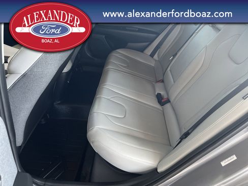 Used 2025 Hyundai Elantra Limited image 12