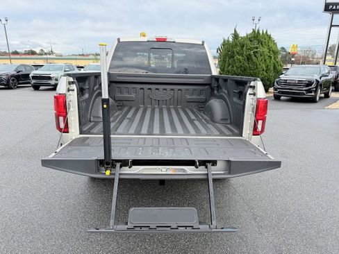 Used 2018 Ford F150 Lariat image 9
