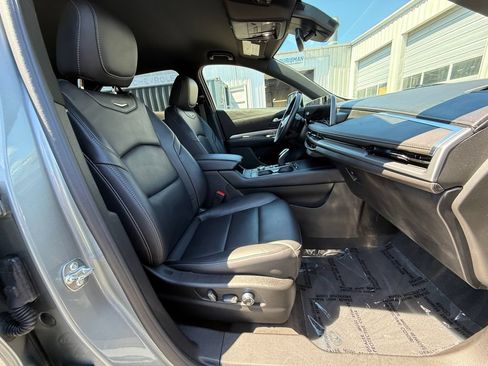Used 2024 Cadillac XT4 Premium Luxury AWD/4WD image 25