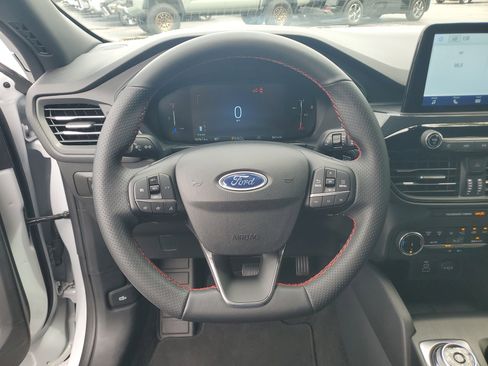 Used 2025 Ford Escape ST-Line image 25