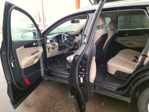Used 2018 Kia Sorento AWD image 7