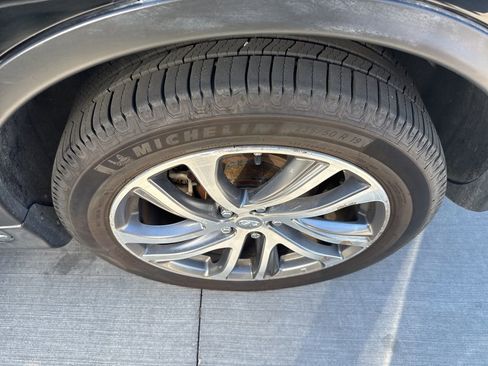 Used 2017 INFINITI QX50 AWD w/ Deluxe Touring Package image 7