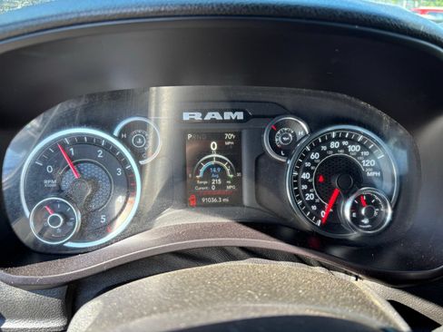 Used 2024 RAM 3500 Tradesman w/ Chrome Appearance Group AWD/4WD image 10