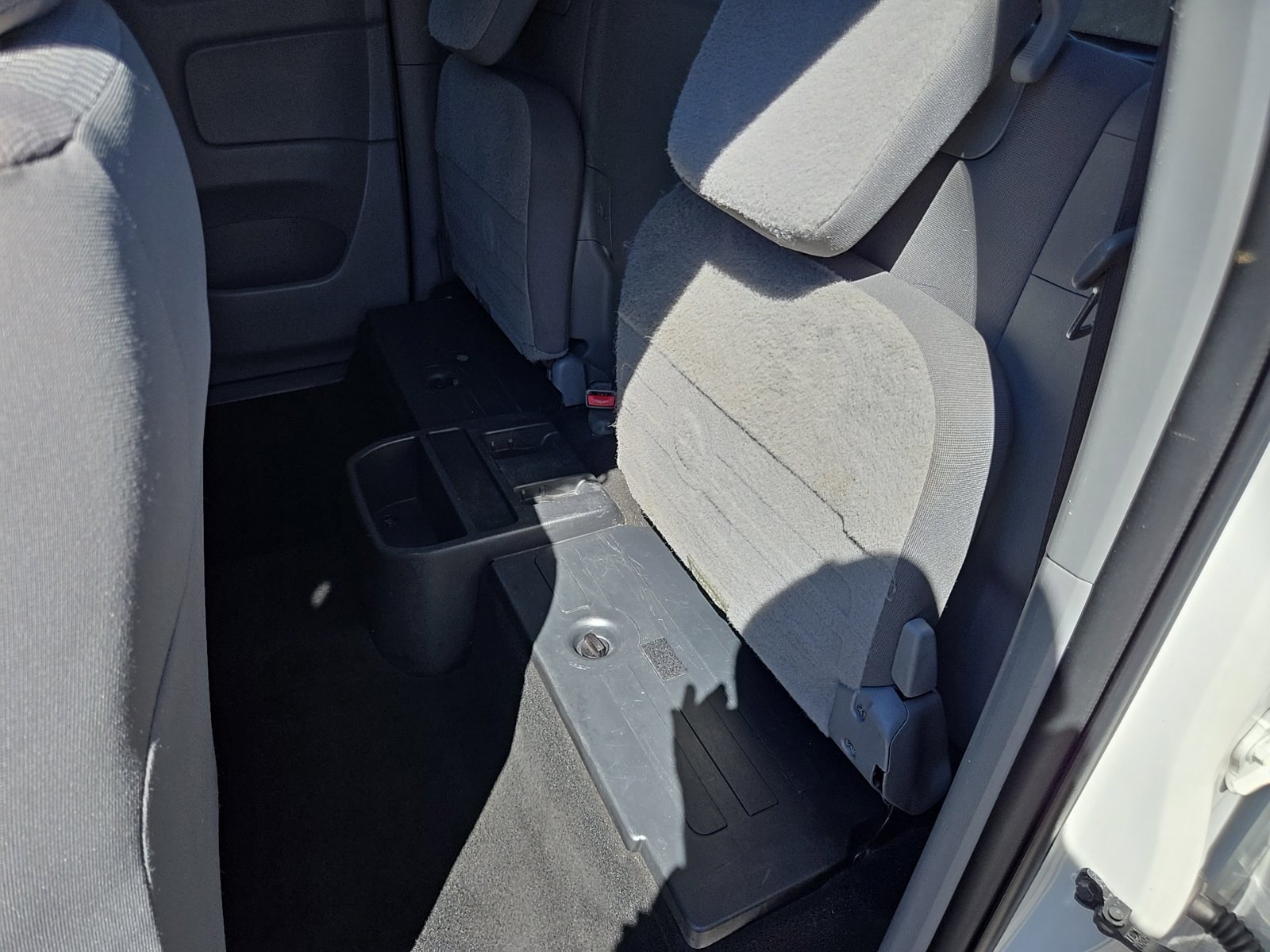 Used 2015 Toyota Tacoma 2WD Access Cab w/ SR5 Package image 12