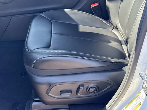 New 2025 Jeep Grand Cherokee L Limited w/ Black Appearance Package image 25