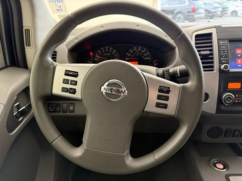 Used 2020 Nissan Frontier SV w/ Midnight Edition Floor Mats image 36