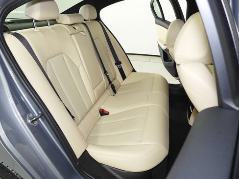Used 2023 BMW 330i Sedan w/ Convenience Package RWD image 20