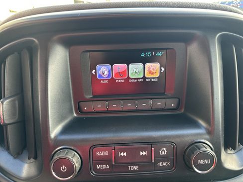 Used 2016 Chevrolet Colorado W/T image 12