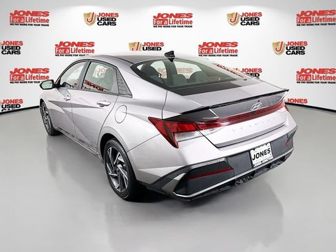 Certified 2025 Hyundai Elantra Sport FWD image 2
