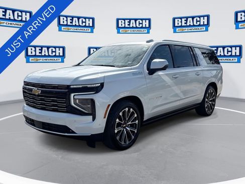 Used 2025 Chevrolet Suburban High Country AWD/4WD image 1