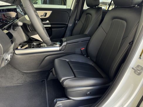 New 2025 Mercedes-Benz GLA 250 image 11