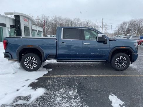 Used 2025 GMC Sierra 2500 Denali Ultimate w/ Max Trailering Package image 10