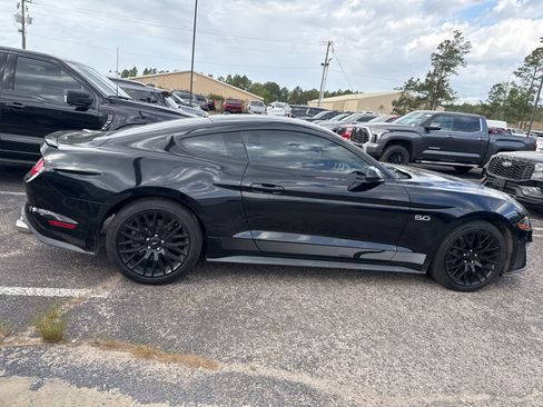 Used 2019 Ford Mustang GT w/ Equipment Group 301A image 8