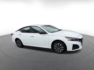 Used 2025 Nissan Altima 2.5 SV video 2