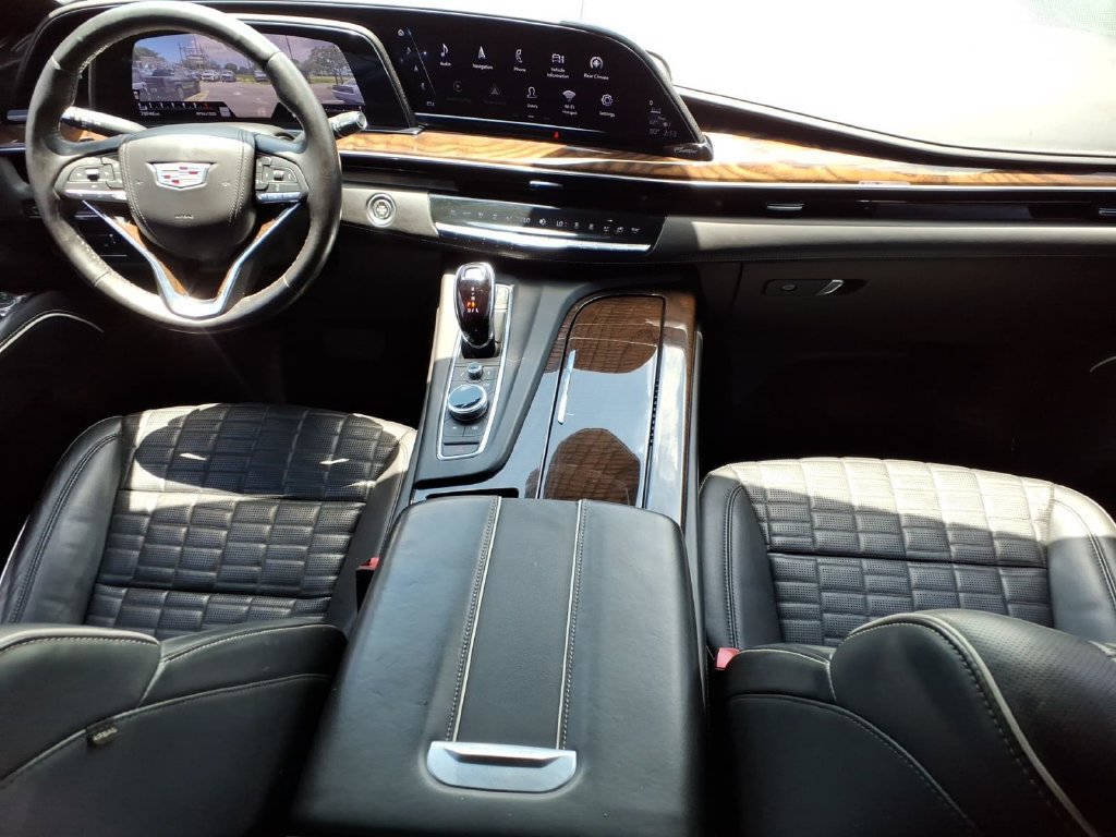 Used 2022 Cadillac Escalade Sport Platinum w/ LPO, ONYX Package AWD/4WD image 21
