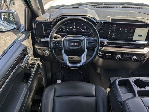 Used 2025 GMC Sierra 1500 SLT AWD/4WD image 15