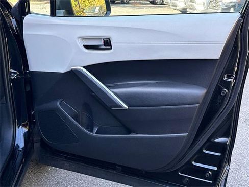 Certified 2024 Toyota Corolla Cross L image 11