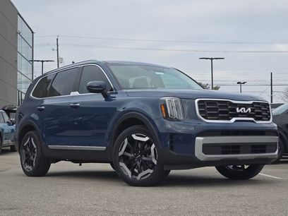 Used 2023 Kia Telluride S w/ S Sunroof Package