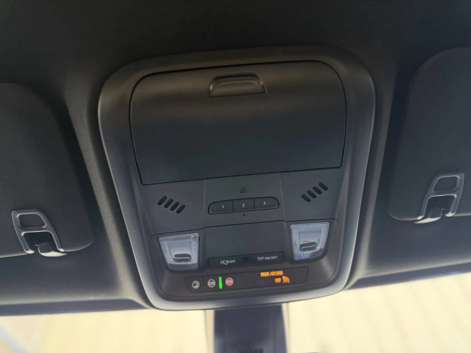 Used 2025 Cadillac XT5 Luxury w/ LPO, Floor Liner Package FWD image 39