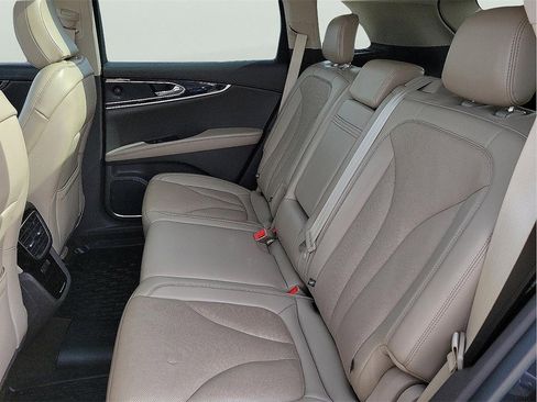 Used 2022 Lincoln Nautilus Reserve w/ Luxury Package image 13