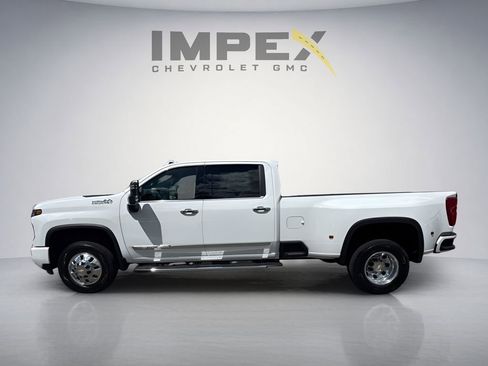 New 2026 Chevrolet Silverado 3500 High Country w/ Technology Package AWD/4WD image 2