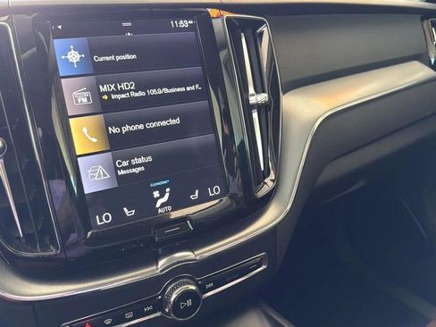 Used 2018 Volvo XC60 T5 Momentum w/ Vision Package image 25