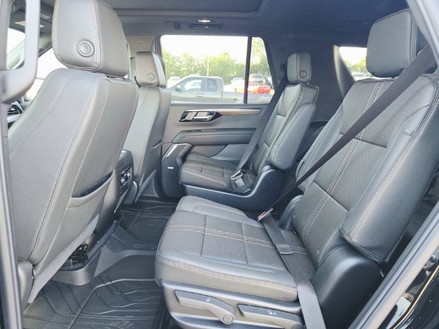 New 2026 Chevrolet Tahoe High Country AWD/4WD image 13