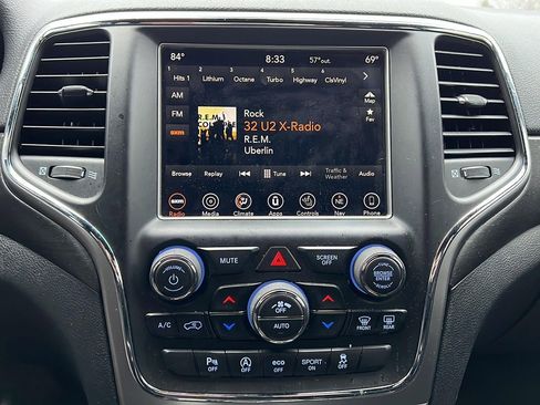 Used 2018 Jeep Grand Cherokee Altitude image 11