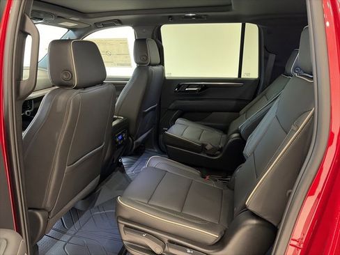 New 2026 Chevrolet Suburban Premier image 14