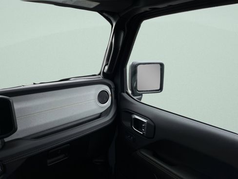 Used 2025 Jeep Wrangler Sahara w/ Safety Group image 31