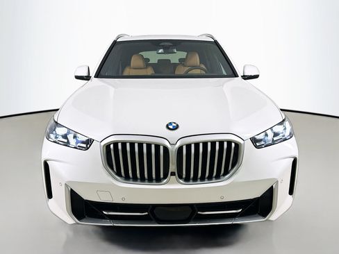 New 2026 BMW X5 xDrive40i w/ Premium Package AWD/4WD image 2