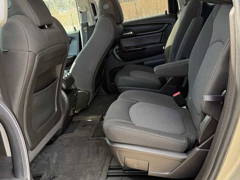 Used 2016 Chevrolet Traverse LT image 8