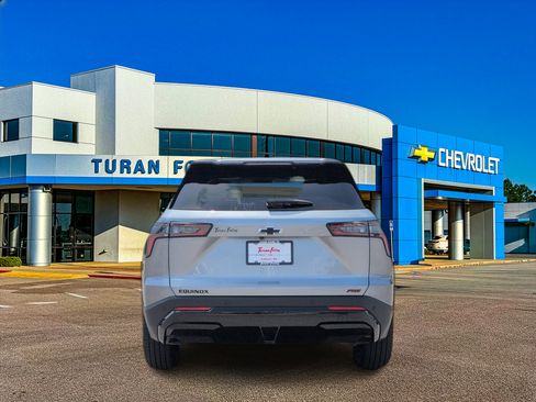 Used 2026 Chevrolet Equinox RS FWD image 4
