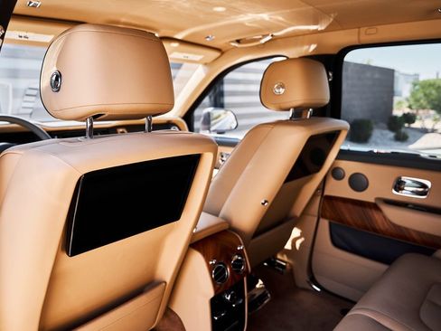 Used 2020 Rolls-Royce Cullinan AWD/4WD image 34