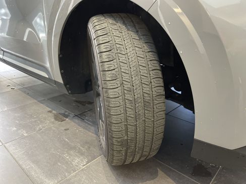 Used 2023 Kia Carnival SX image 13