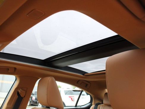 Used 2025 Lexus ES 350 w/ Technology Package FWD image 6