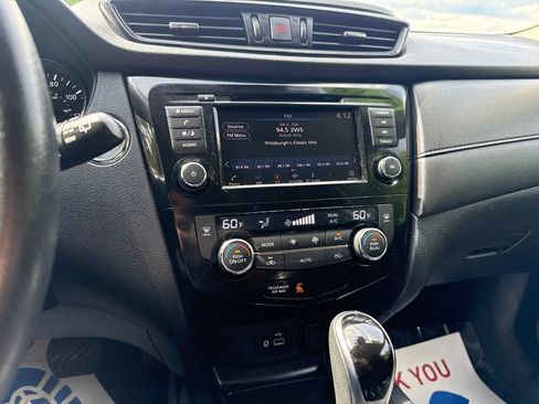 Used 2019 Nissan Rogue SV FWD image 23