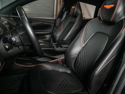 Used 2021 Aston Martin DBX image 4
