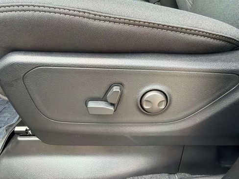 New 2026 RAM 1500 4x4 Crew Cab image 19