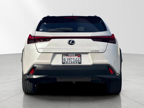 Used 2019 Lexus UX 200 image 4