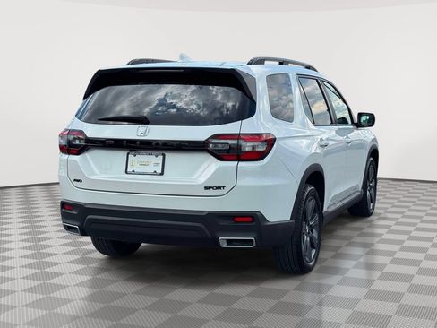 Used 2023 Honda Pilot Sport image 4