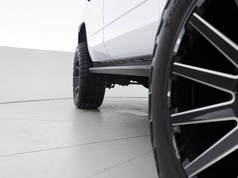 Used 2018 Chevrolet Tahoe LT image 21