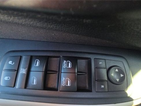 Used 2017 Jeep Cherokee Latitude image 23