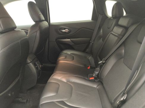 Used 2019 Jeep Cherokee Limited AWD/4WD image 18