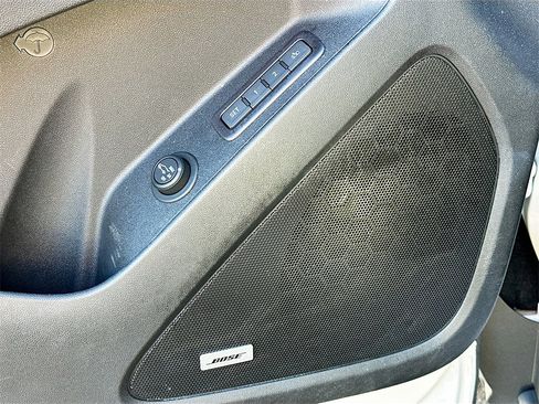 Used 2018 Chevrolet Equinox Premier image 19