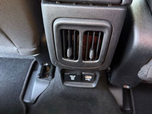 Used 2018 Jeep Compass Sport w/ Tech Group image 17