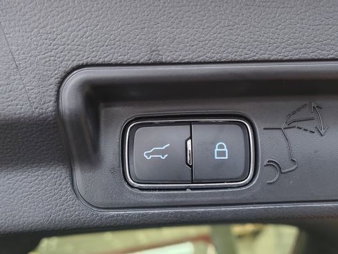 Used 2024 Ford Explorer XLT w/ Equipment Group 202A image 33