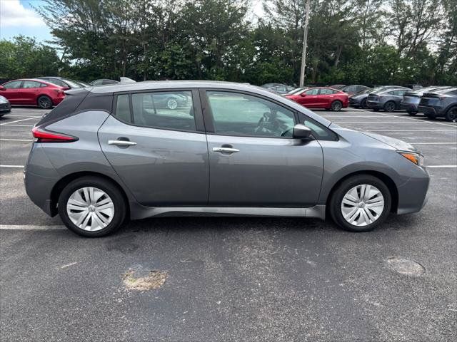 Used 2025 Nissan Leaf S FWD image 8