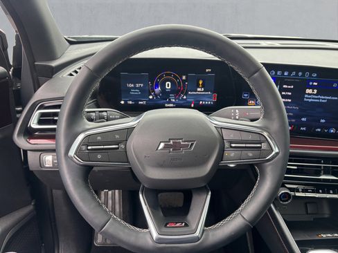 Used 2025 Chevrolet Traverse Z71 w/ Driver Confidence Package image 13