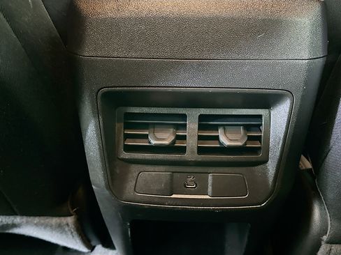 Used 2024 Chevrolet Colorado LT w/ LT Convenience Package image 27